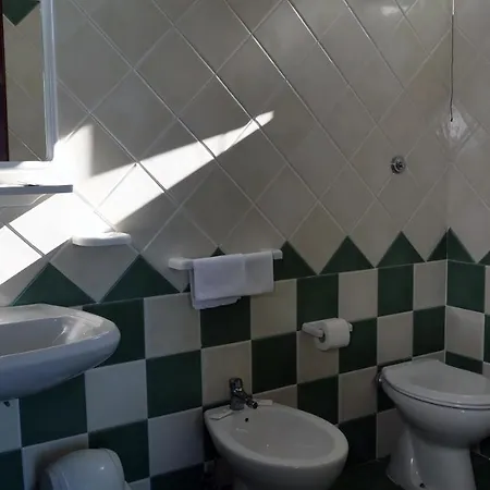 吉内斯特拉酒店 Forio di Ischia