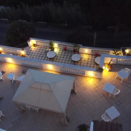 吉内斯特拉酒店 3* Forio di Ischia