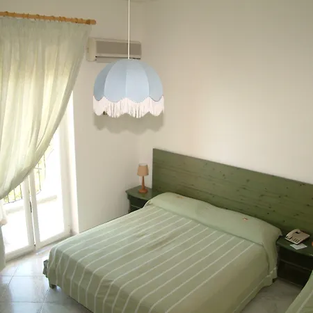 吉内斯特拉酒店 Forio di Ischia