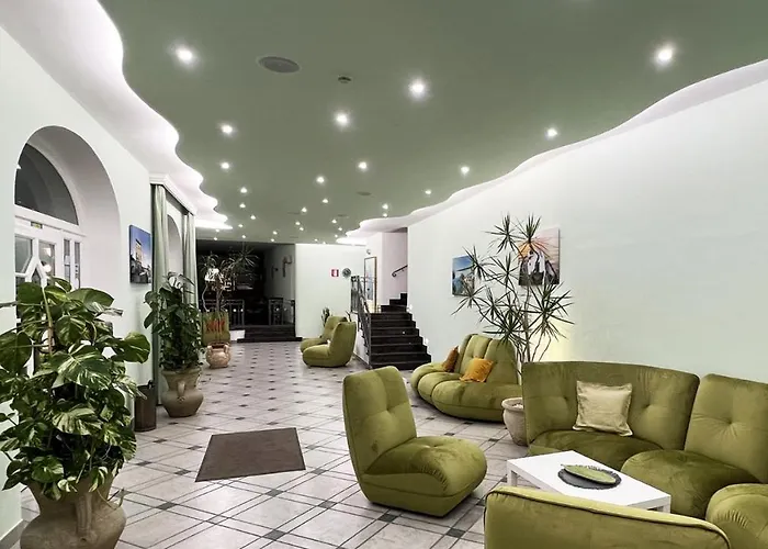Hotell La Ginestra 3*