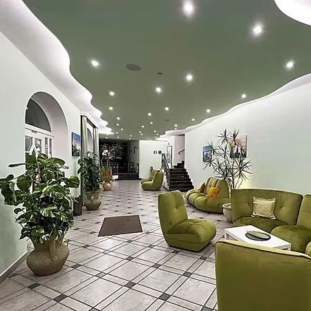 Hotel La Ginestra 3*