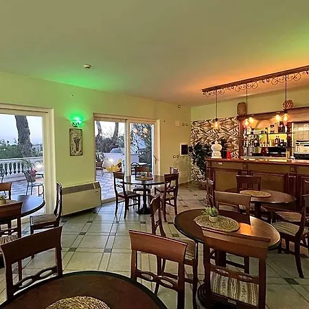 Hotel La Ginestra 3*