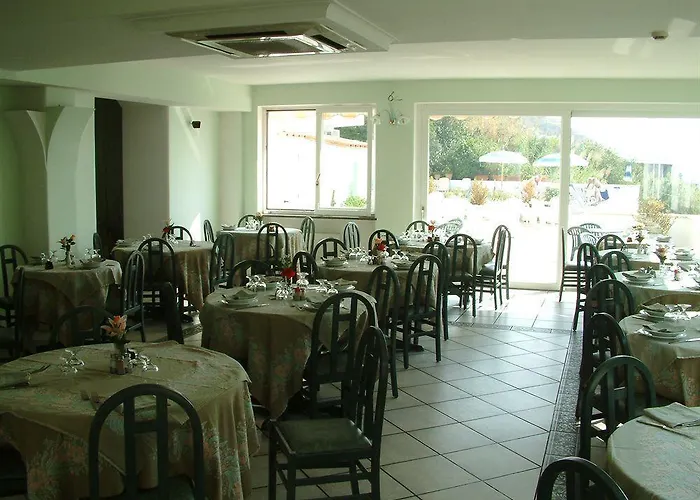 La Ginestra Отель 3*